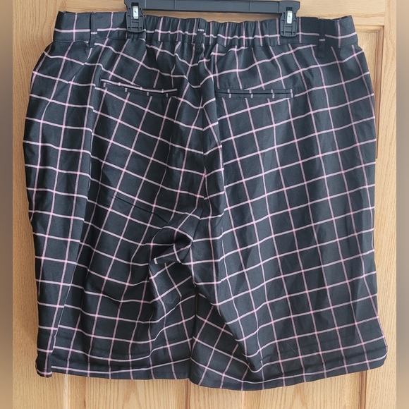 ☀️ NWT Hot Topic Shorts - Picture 2 of 6